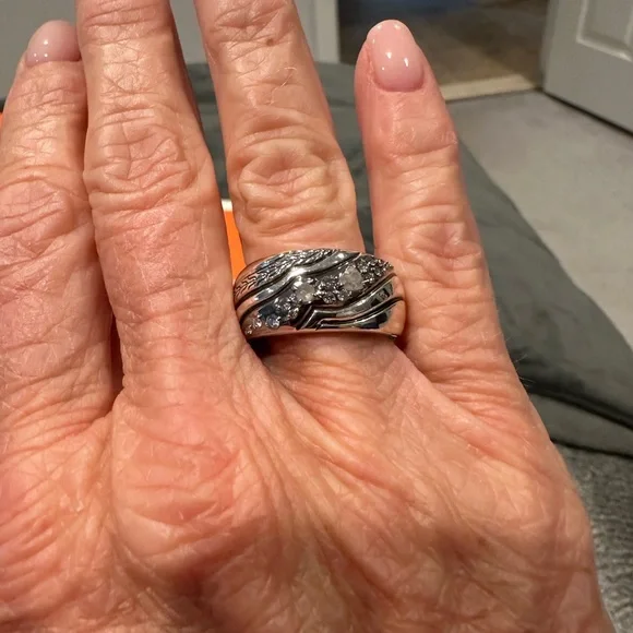 John Hardy Silver Lahar Ring with Diamonds size 7 new with box - Picture 3 of 12